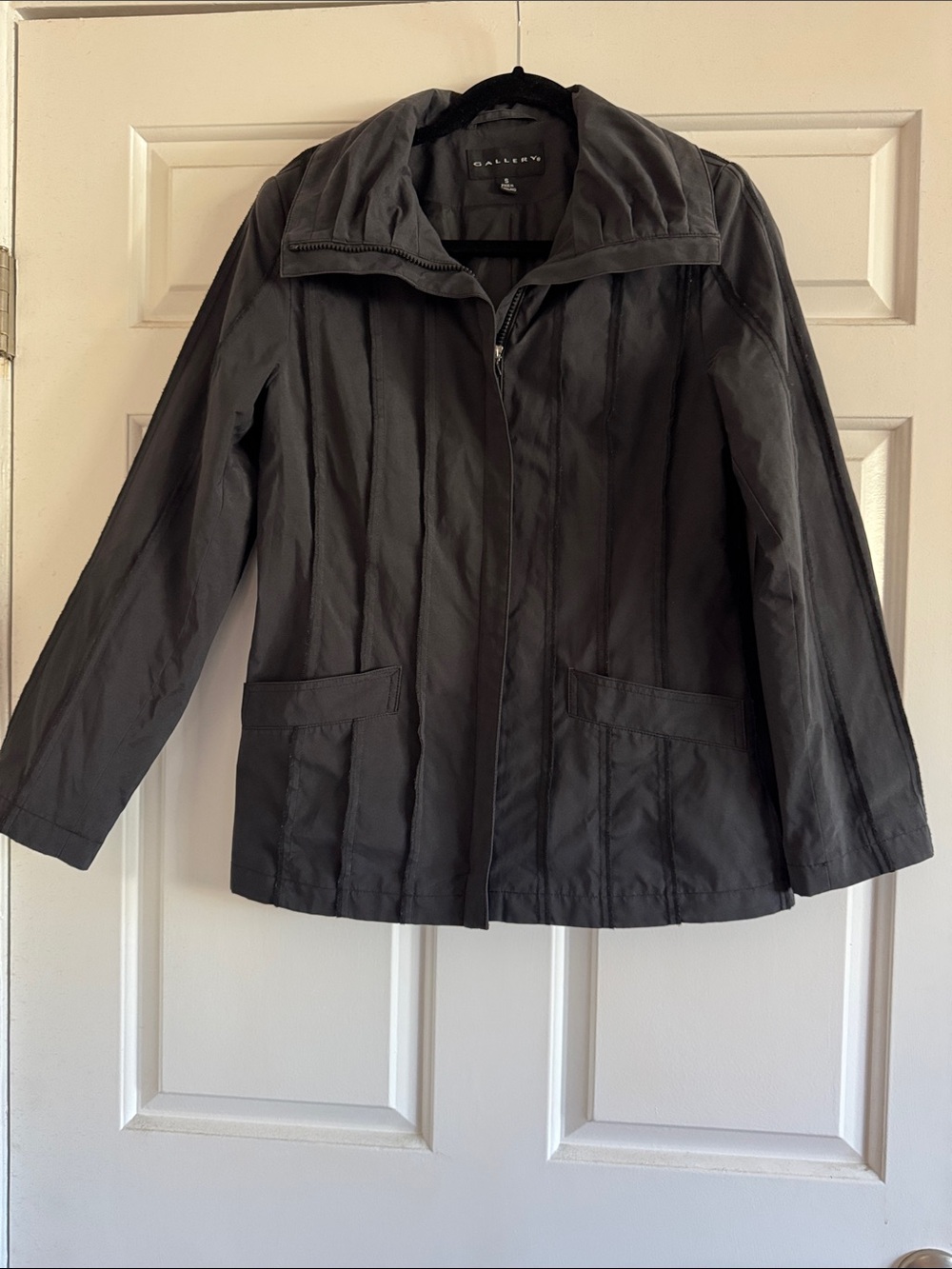 Gallery New York Charcoal Gray Pleated Lightweight Jacket